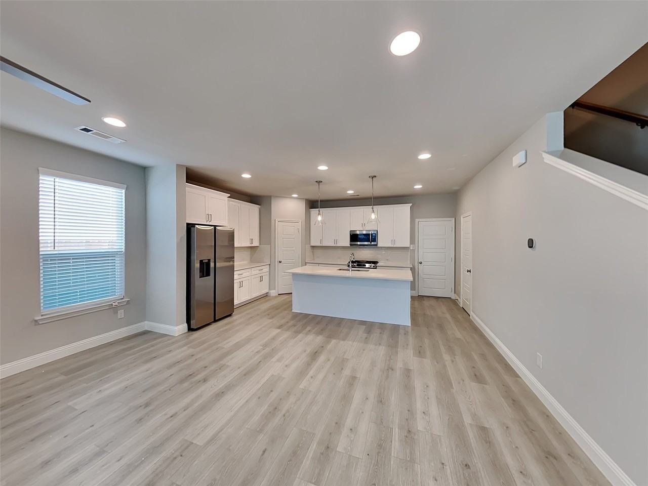315 Athenia Dr - Photo 2 of 15