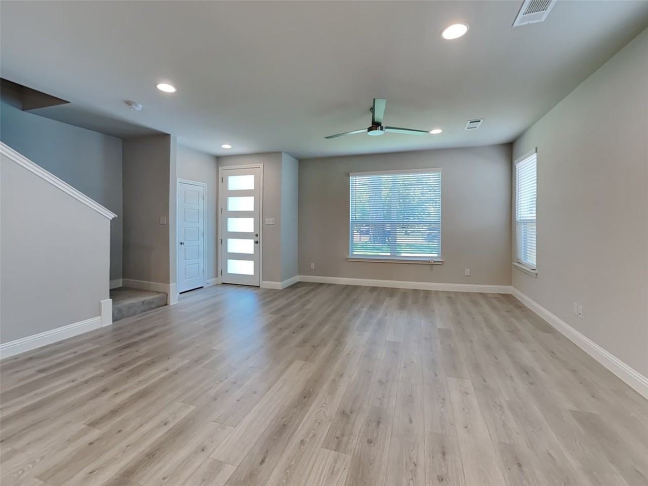 315 Athenia Dr - Photo 3 of 15