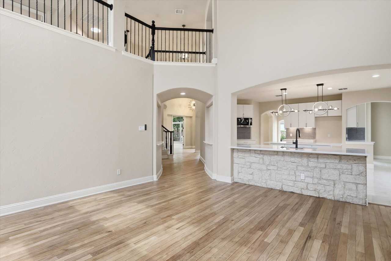 6001 Madeline Ln - Photo 7 of 39