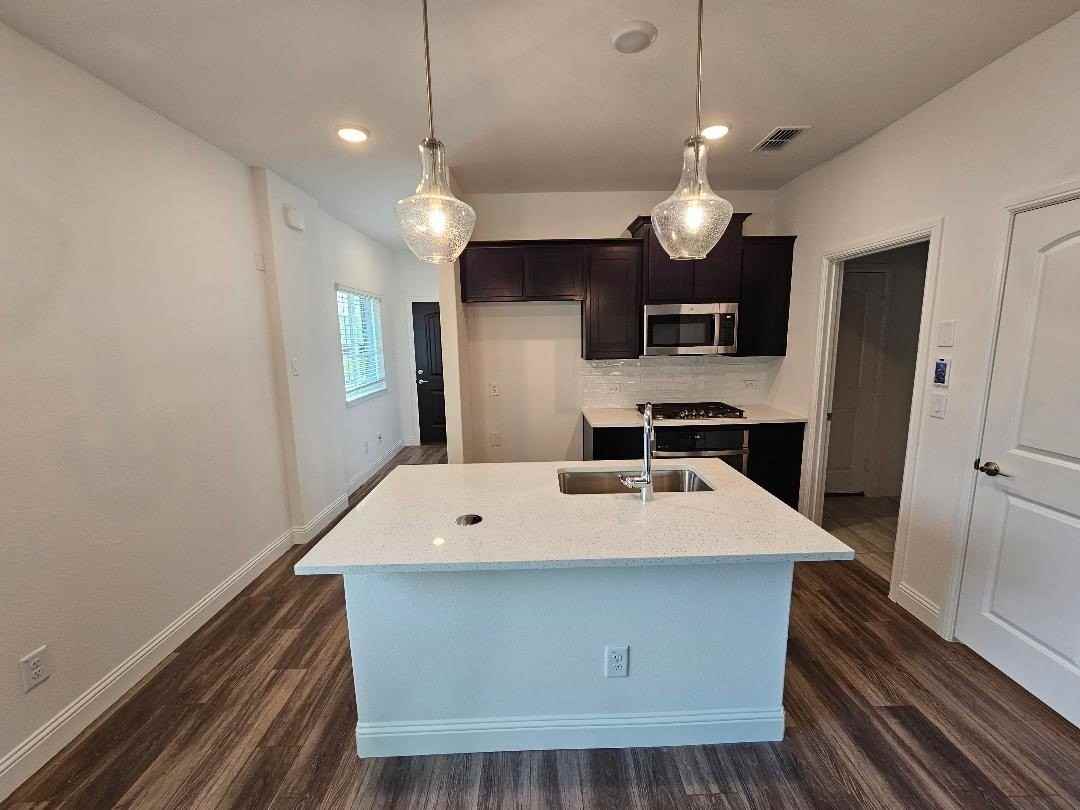 202 Griffith Dr #16 - Photo 2 of 19