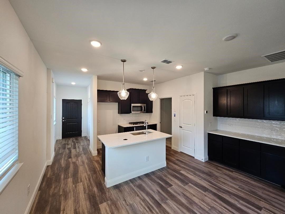 202 Griffith Dr #16 - Photo 3 of 19