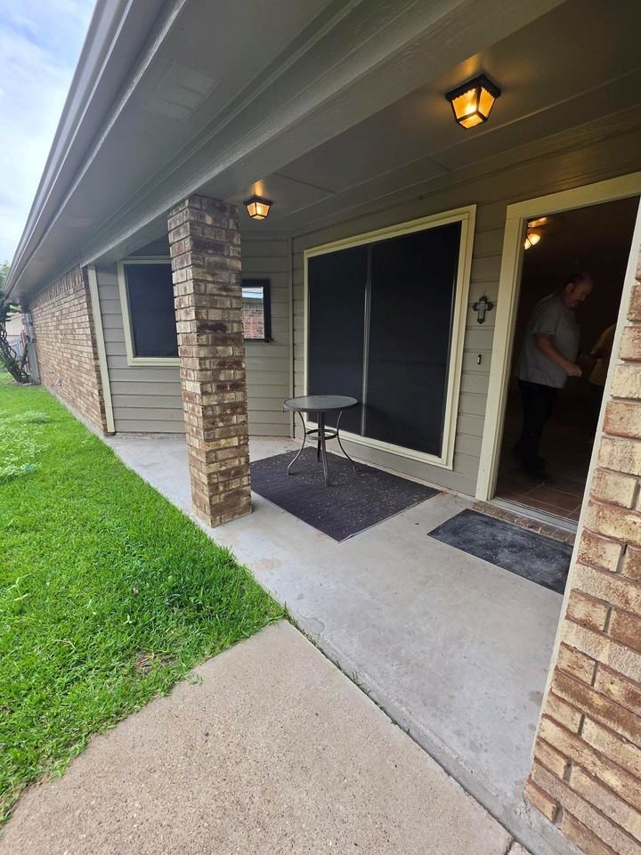 1416 Hackamore St - Photo 3 of 16