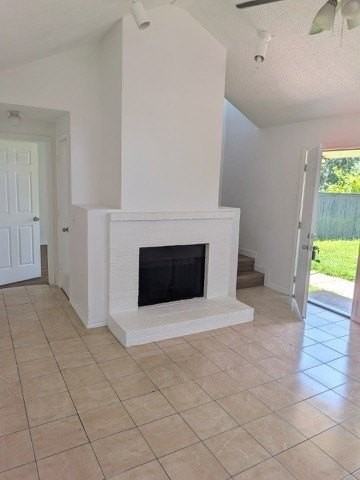 205 S Kenney St #A - Photo 2 of 8