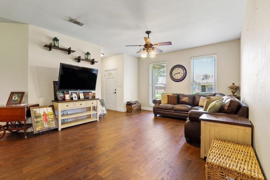 315 Preston Gln - Photo 5 of 24