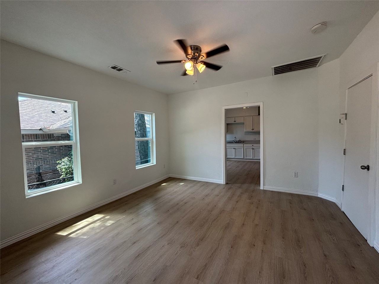 1815 Leath St - Photo 2 of 17