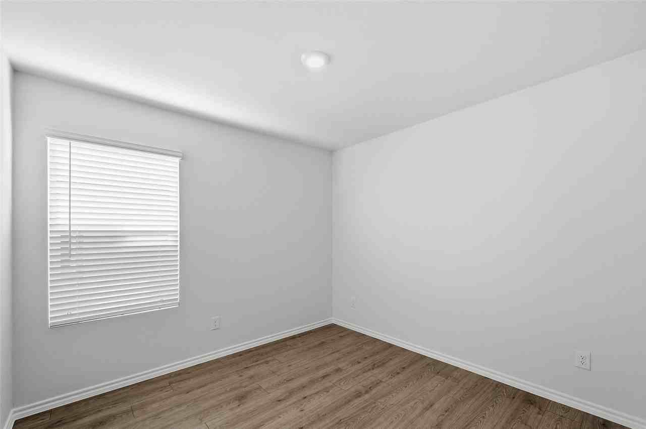 1309 Brook Ln - Photo 7 of 20