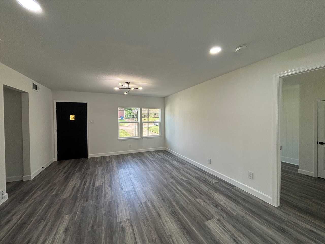 1825 Dudley Ave - Photo 2 of 15