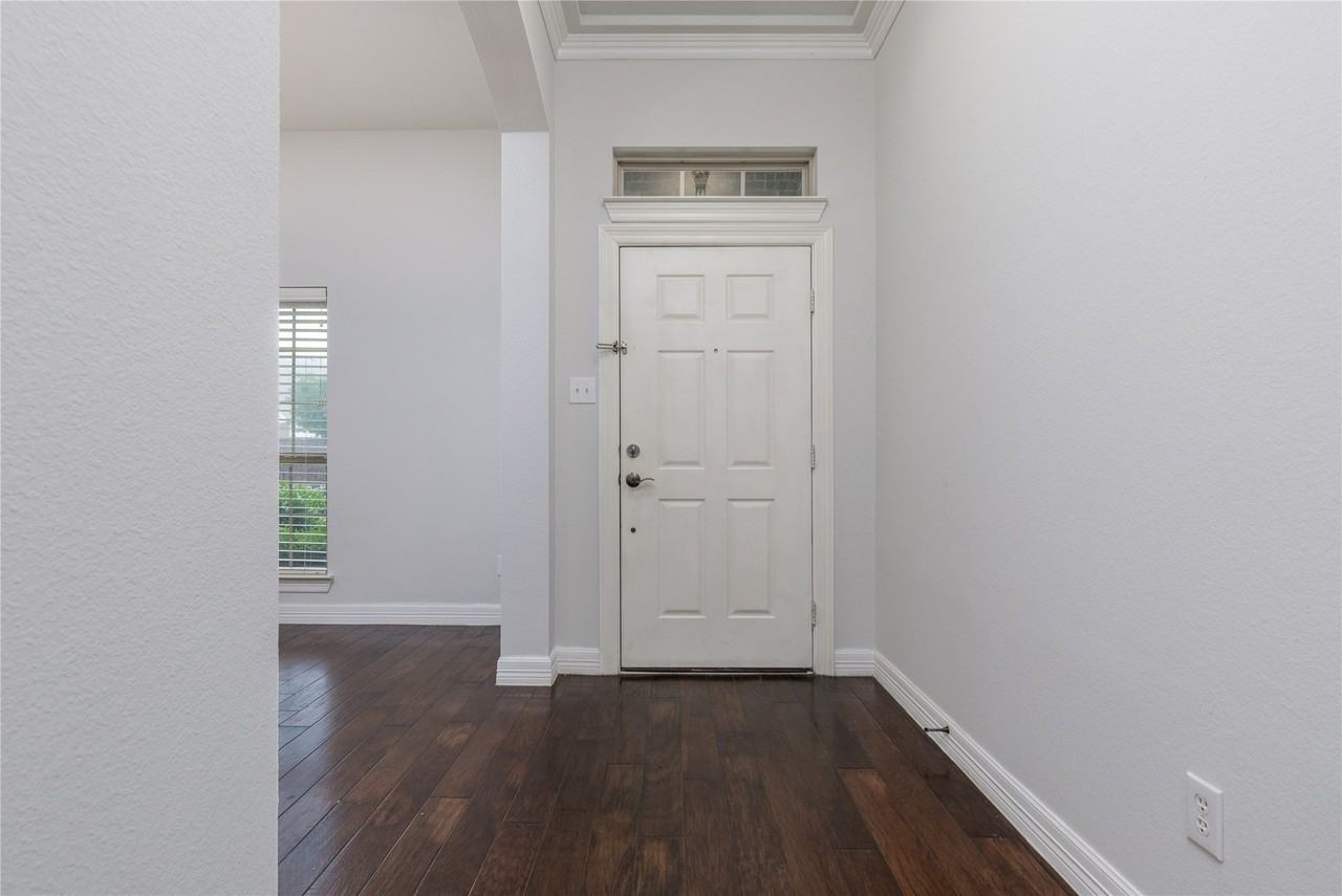 612 Turnstone Dr - Photo 3 of 20