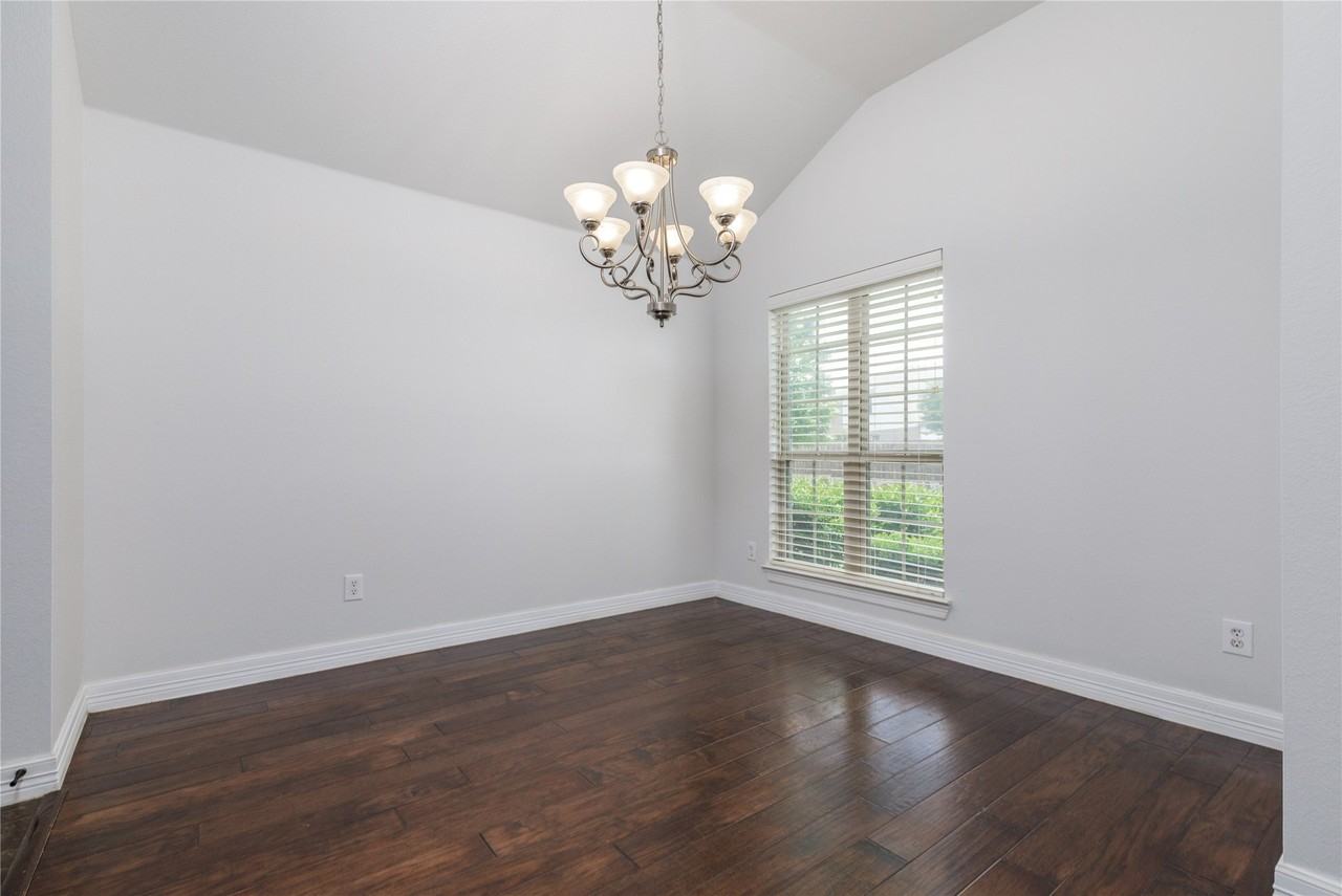 612 Turnstone Dr - Photo 4 of 20