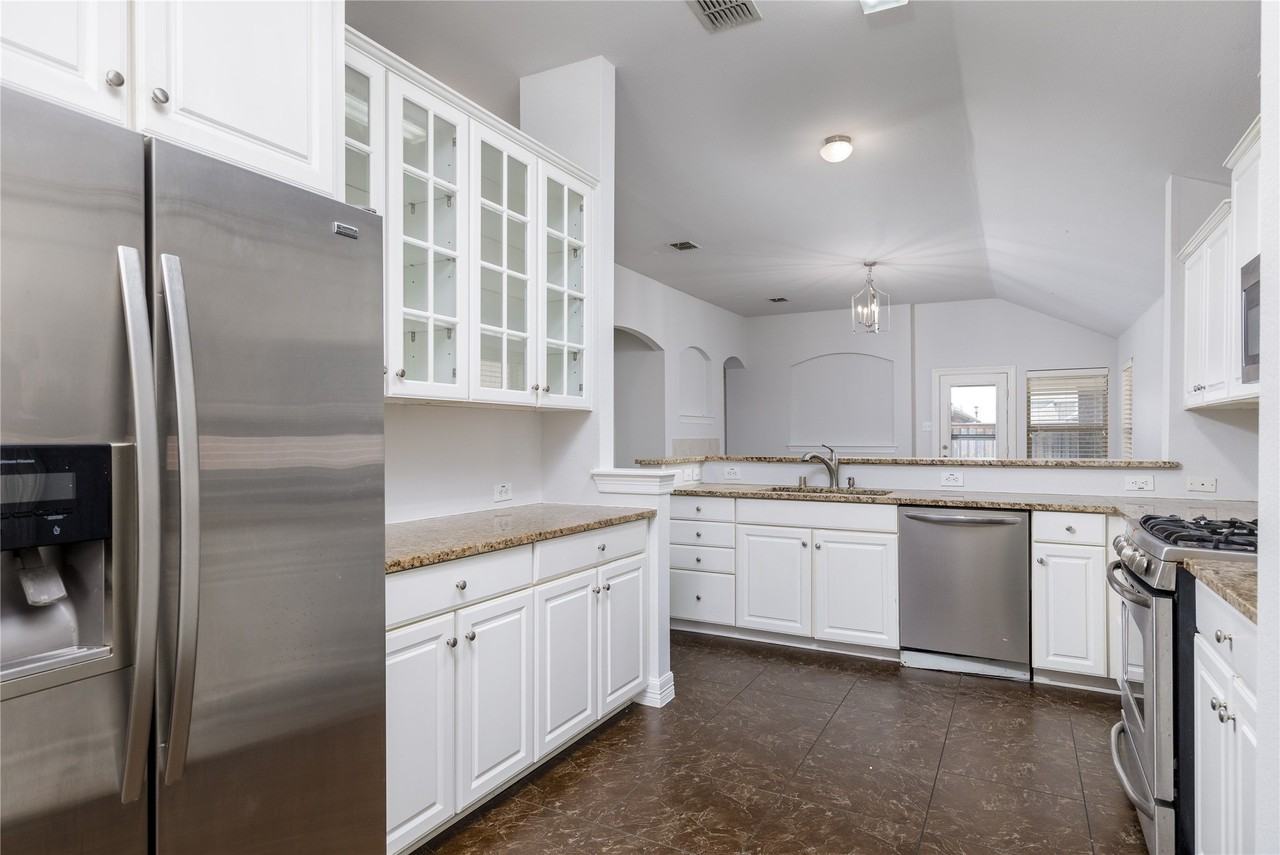 612 Turnstone Dr - Photo 5 of 20