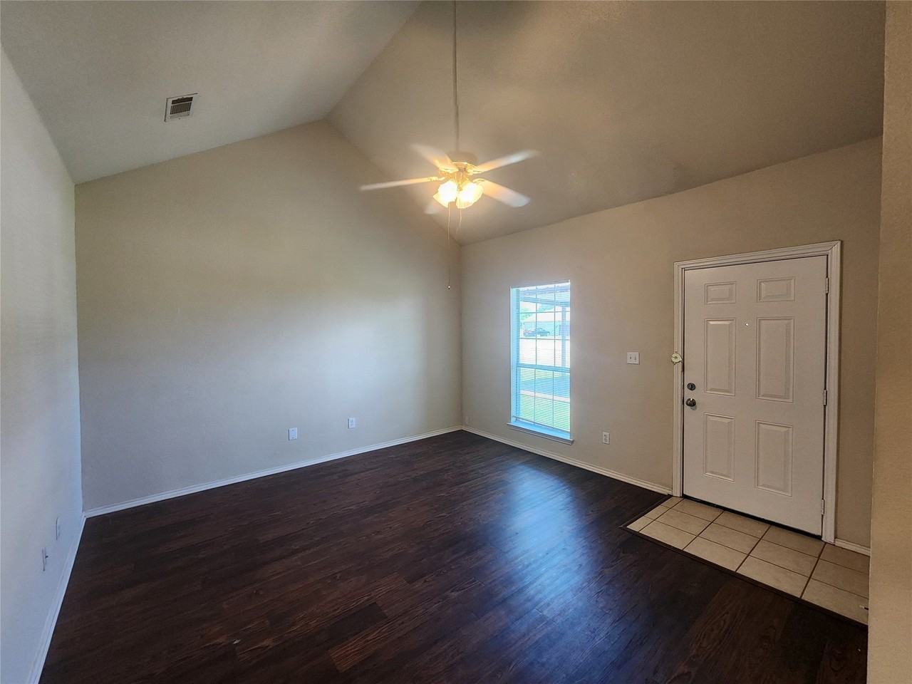 106 Collett Ct - Photo 3 of 20