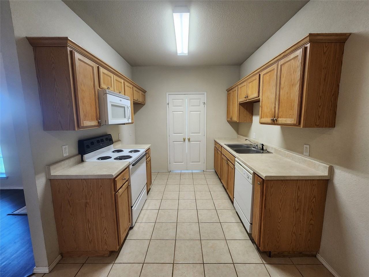 106 Collett Ct - Photo 4 of 20