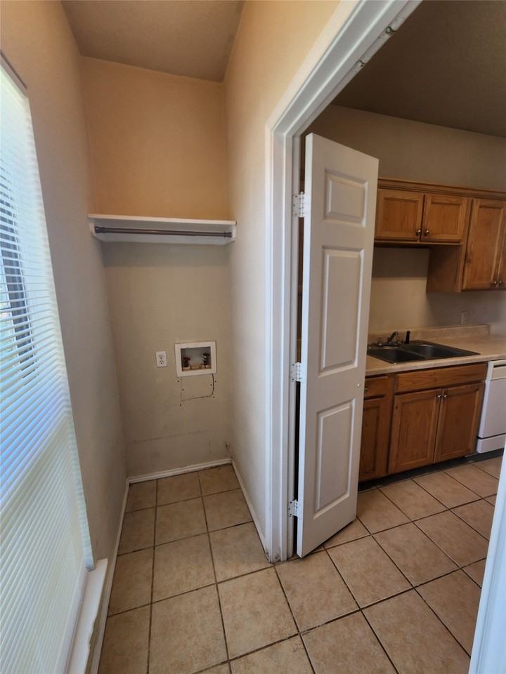 106 Collett Ct - Photo 6 of 20