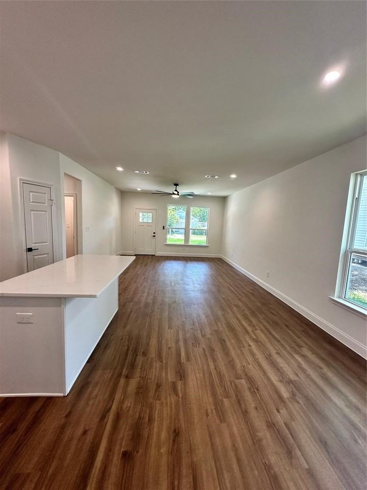2216 Langford St - Photo 7 of 16
