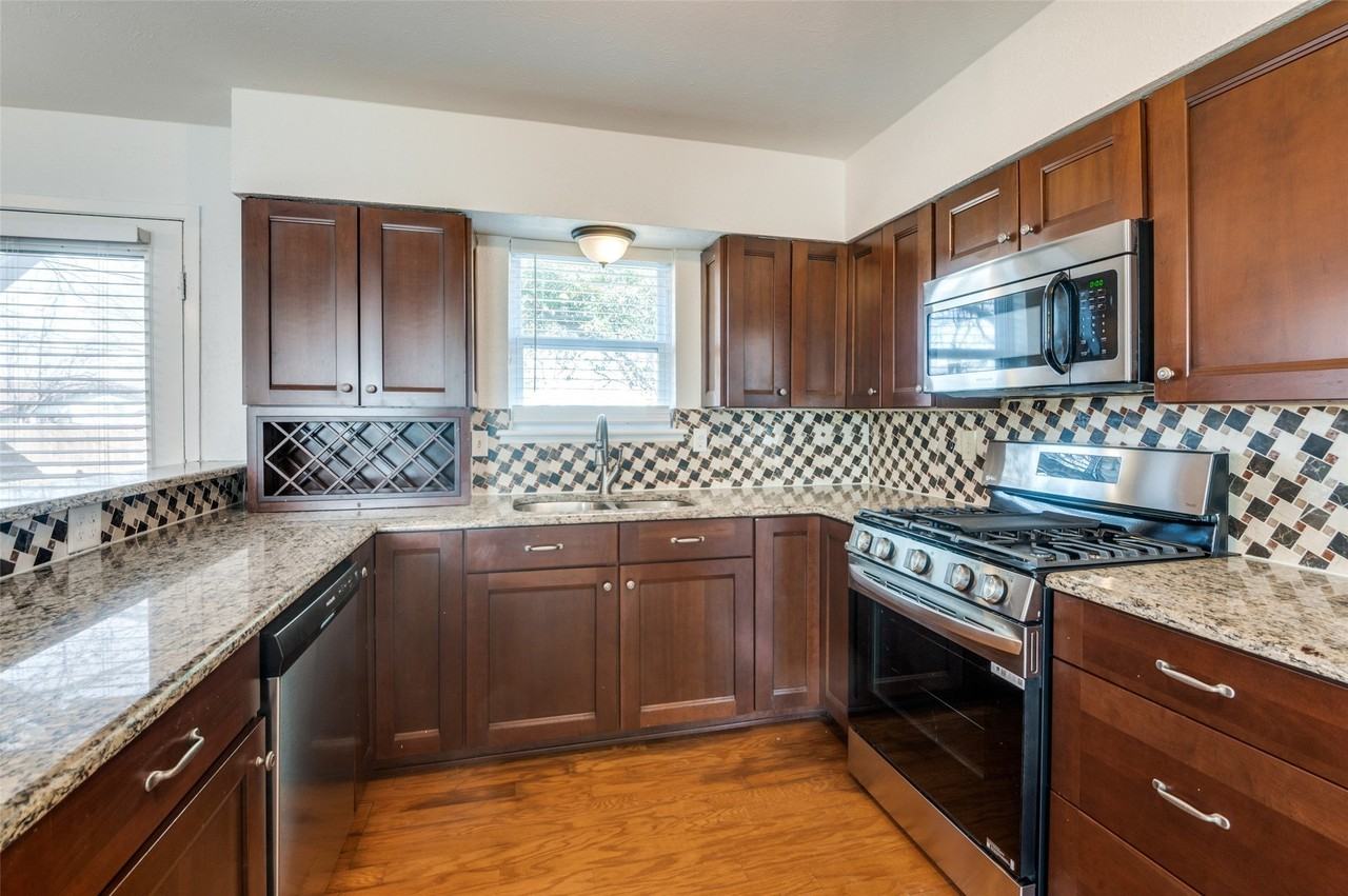 14423 Sunrose Ln - Photo 4 of 28