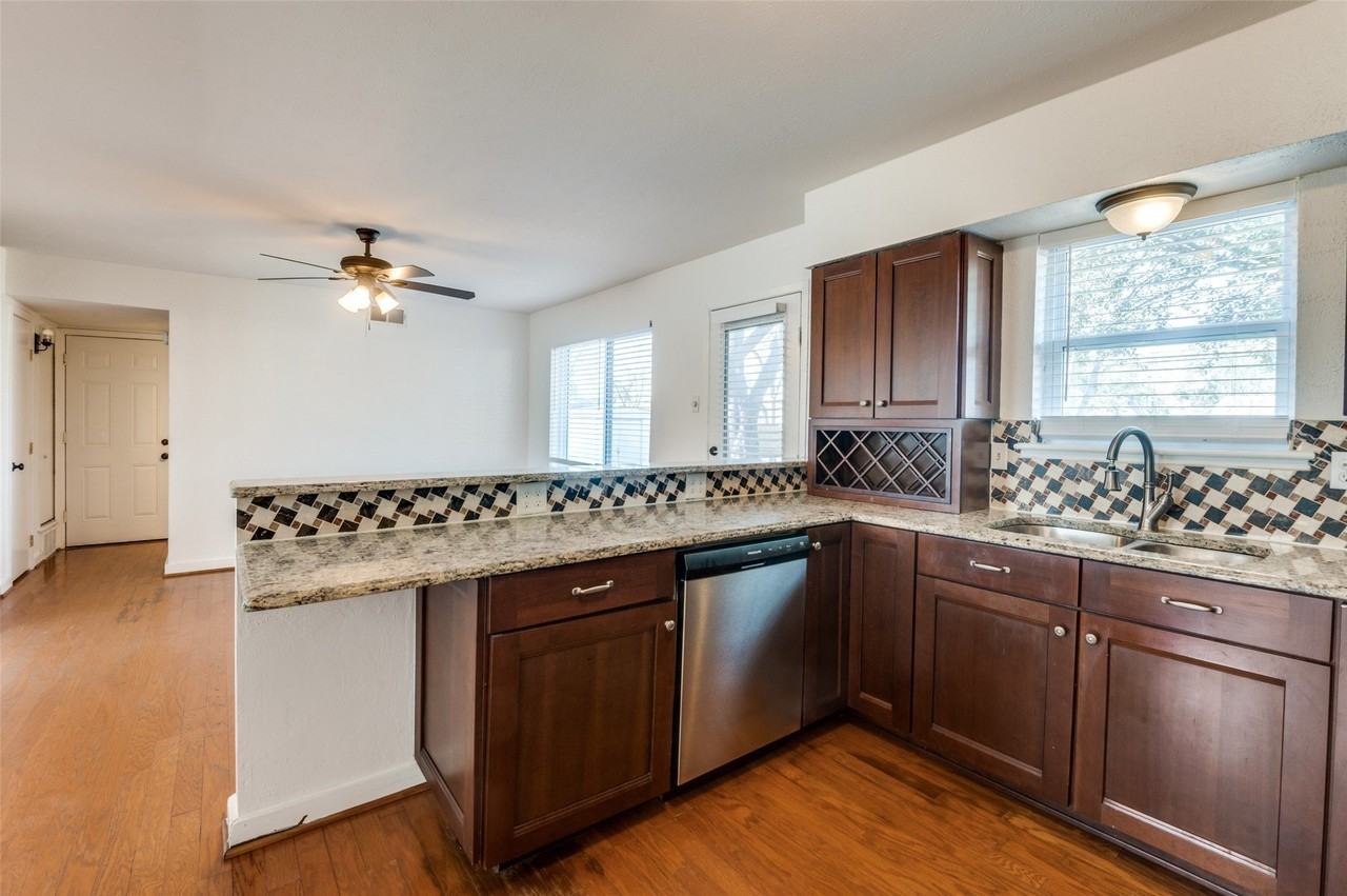 14423 Sunrose Ln - Photo 5 of 28