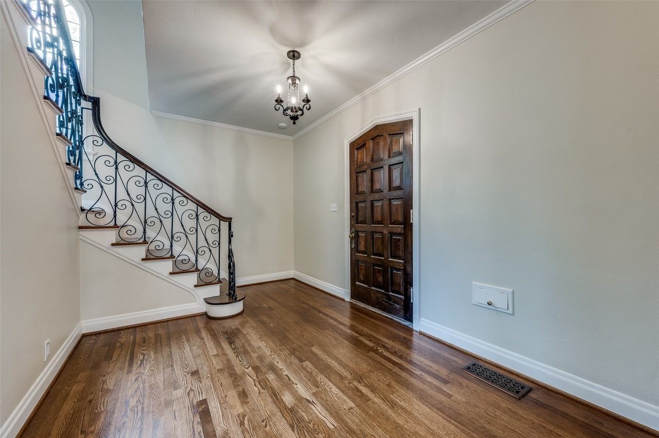 4329 Lorraine Ave - Photo 4 of 25
