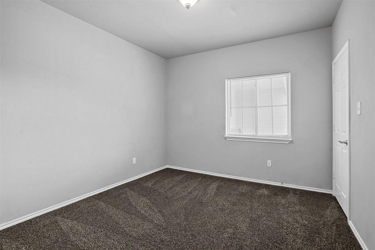 612 Meadow View Ct #101 - Photo 6 of 13