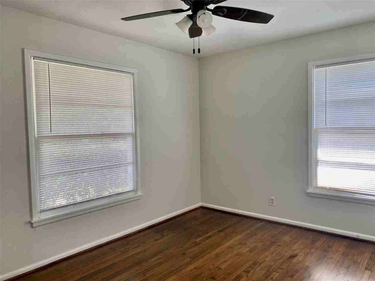 425 Bondstone Dr - Photo 5 of 9