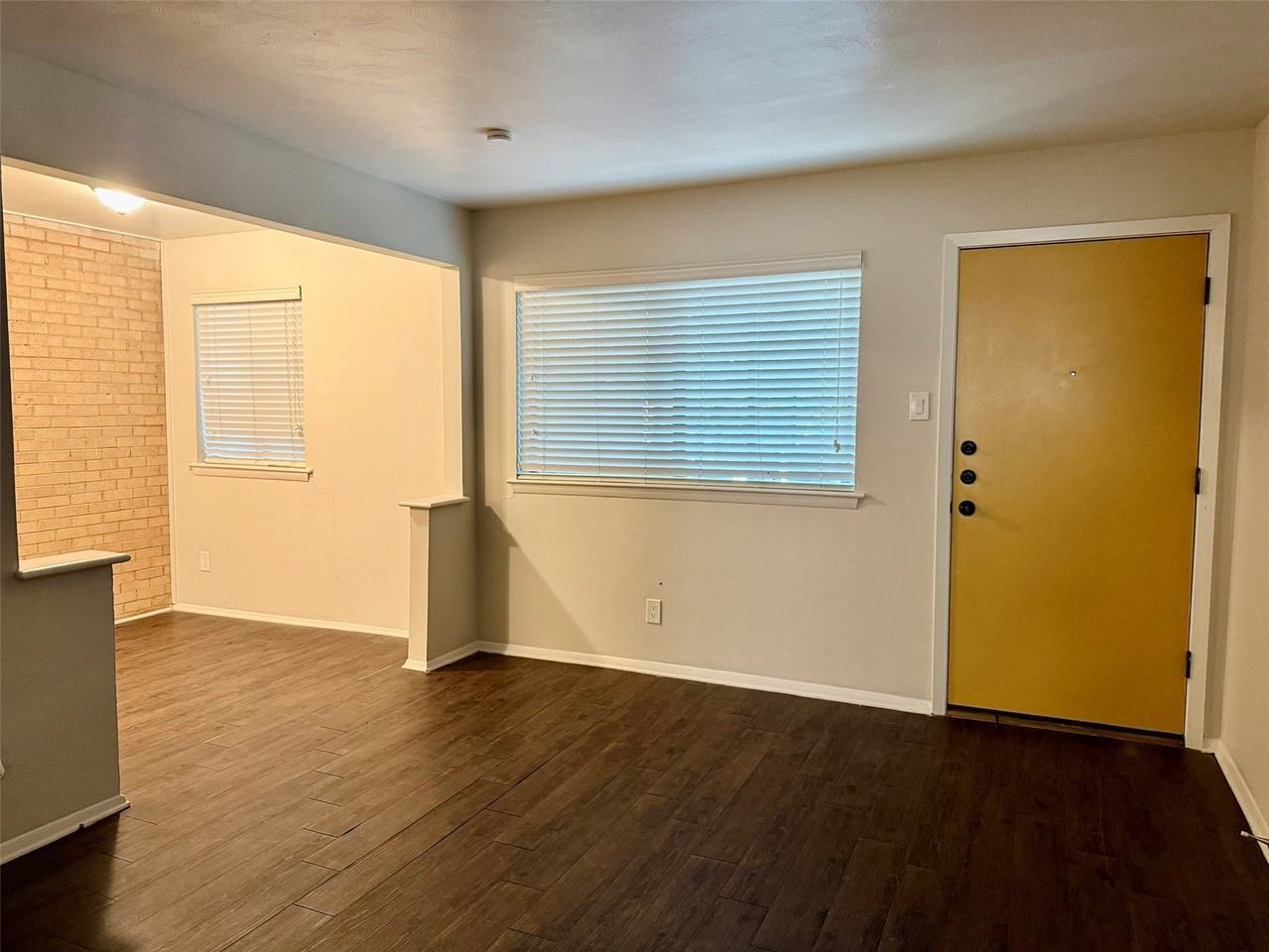 5004 Live Oak St #106 - Photo 3 of 10