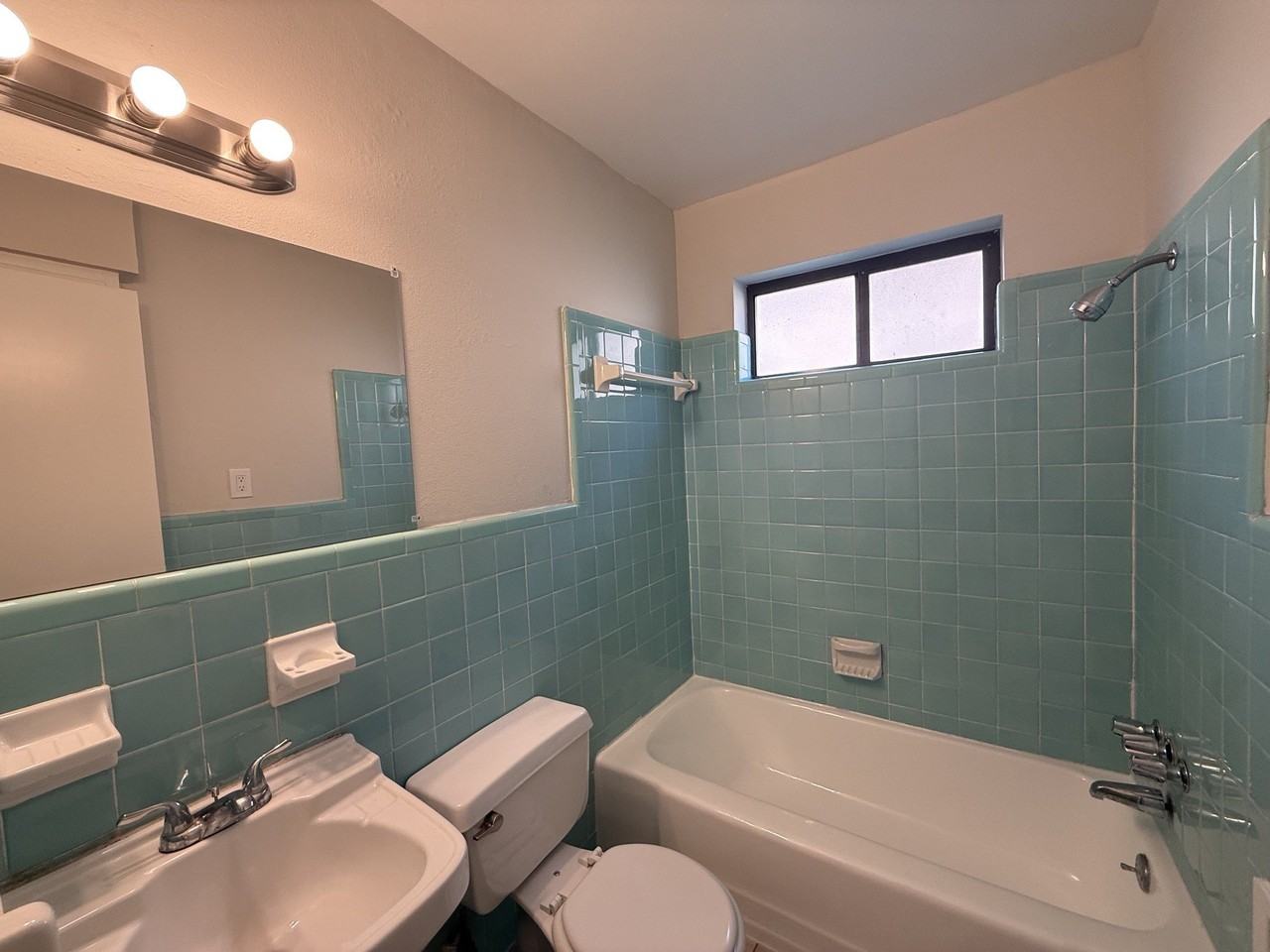5004 Live Oak St #106 - Photo 7 of 10
