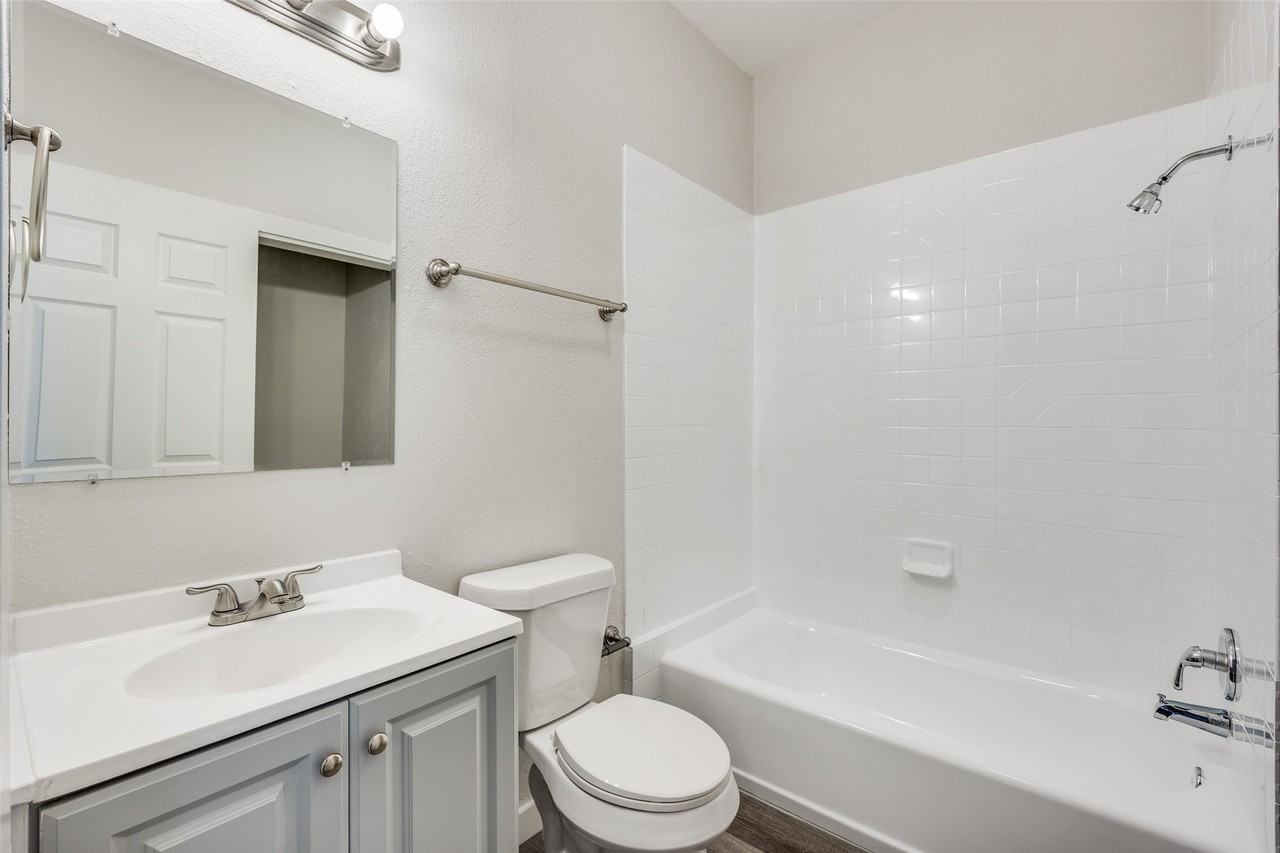 5416 E Side Ave #LEFT - Photo 7 of 12