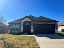 featured image of 639 Comal Dr