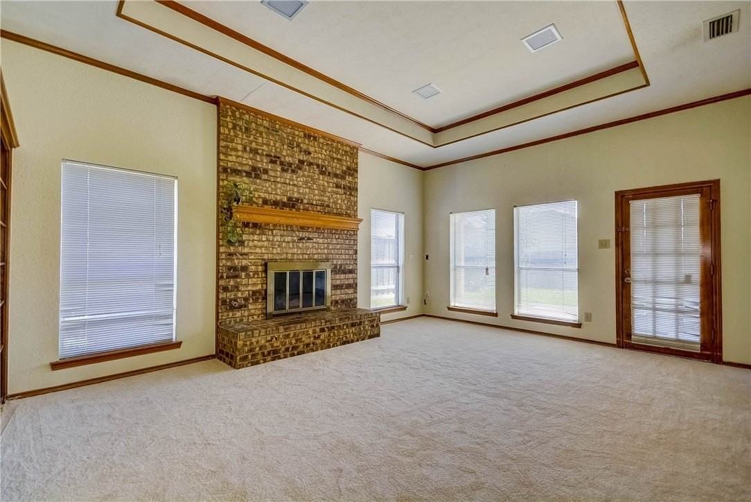1104 Wimbledon Ln - Photo 3 of 27