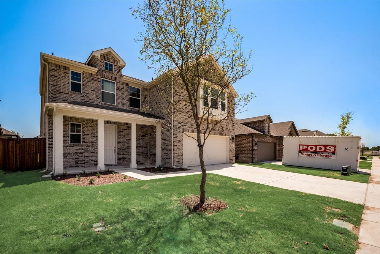 1820 Purtis Creek Dr - Photo 5 of 29
