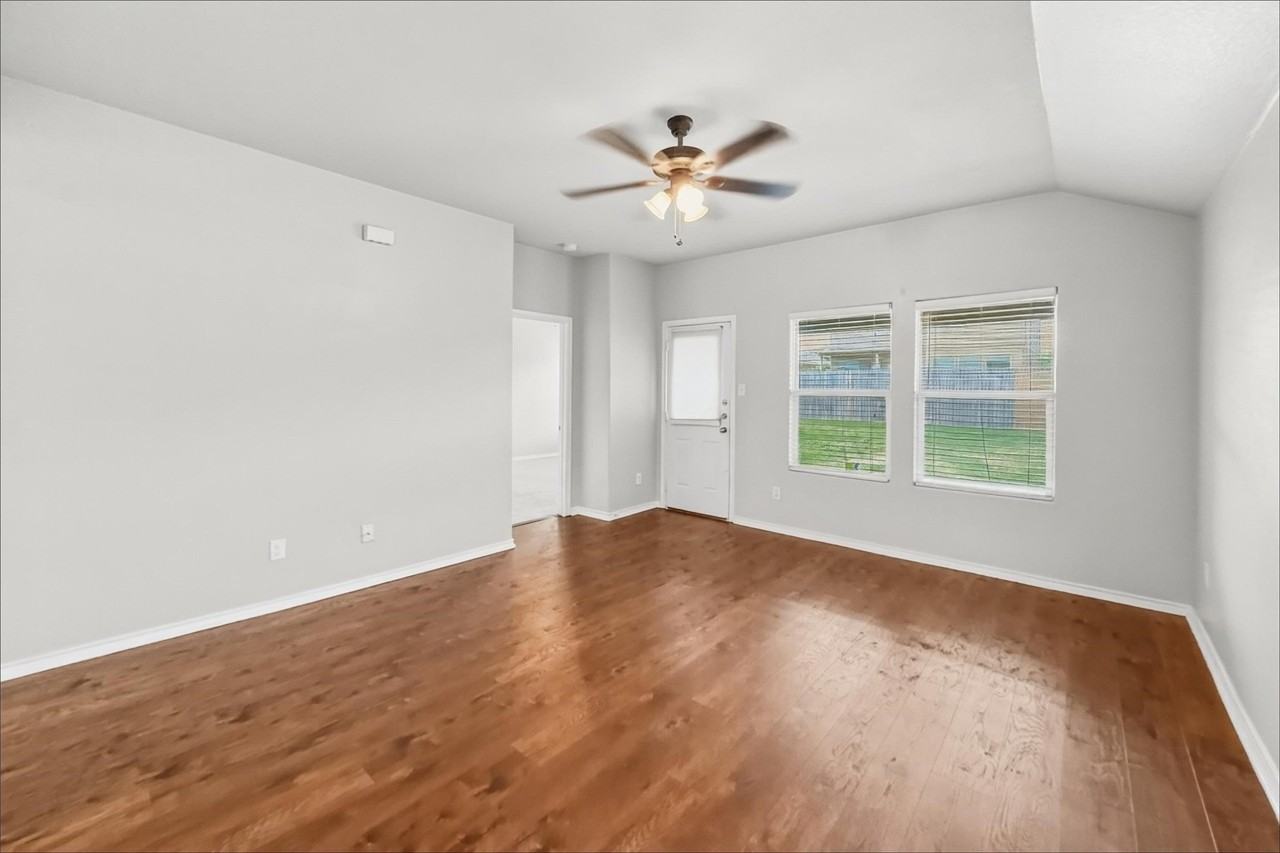 1236 Freestone Ct - Photo 3 of 26