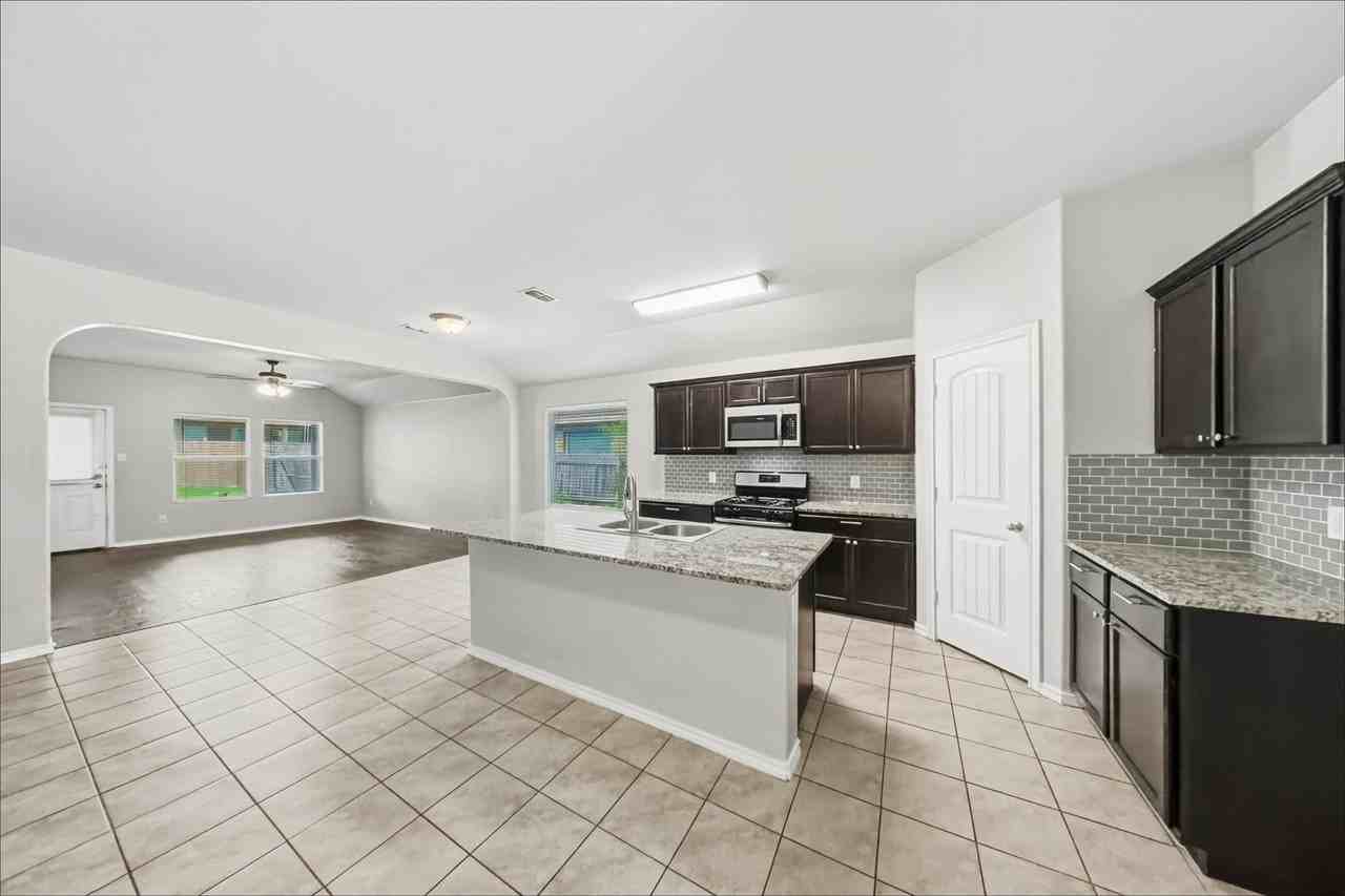 1236 Freestone Ct - Photo 5 of 26