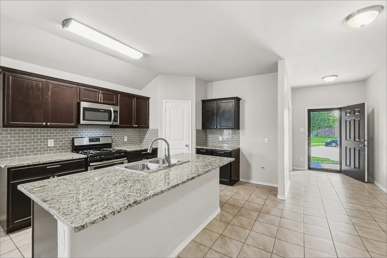 1236 Freestone Ct - Photo 6 of 26