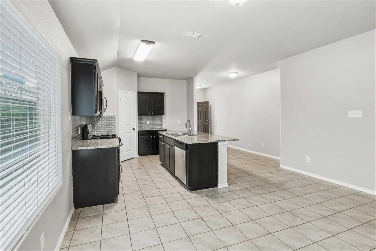 1236 Freestone Ct - Photo 7 of 26