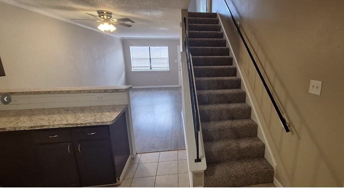 805 N Oak St #105 - Photo 4 of 10