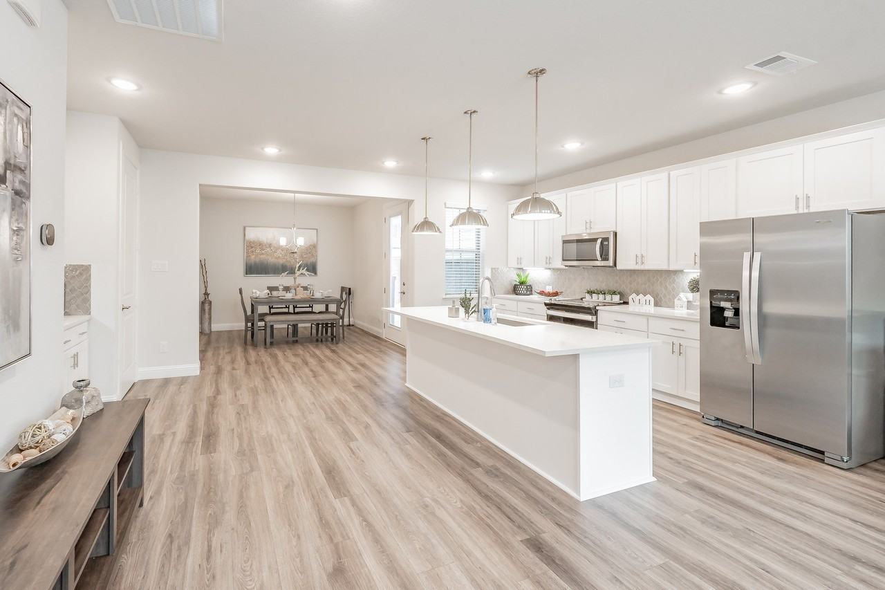 9713 Thorncrown Ln - Photo 6 of 37