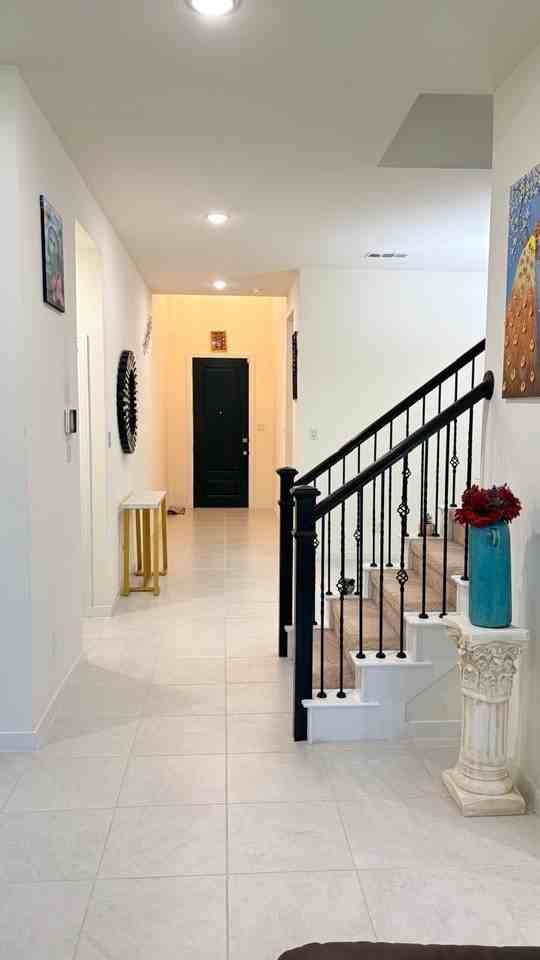 524 Oakmoss St - Photo 3 of 35