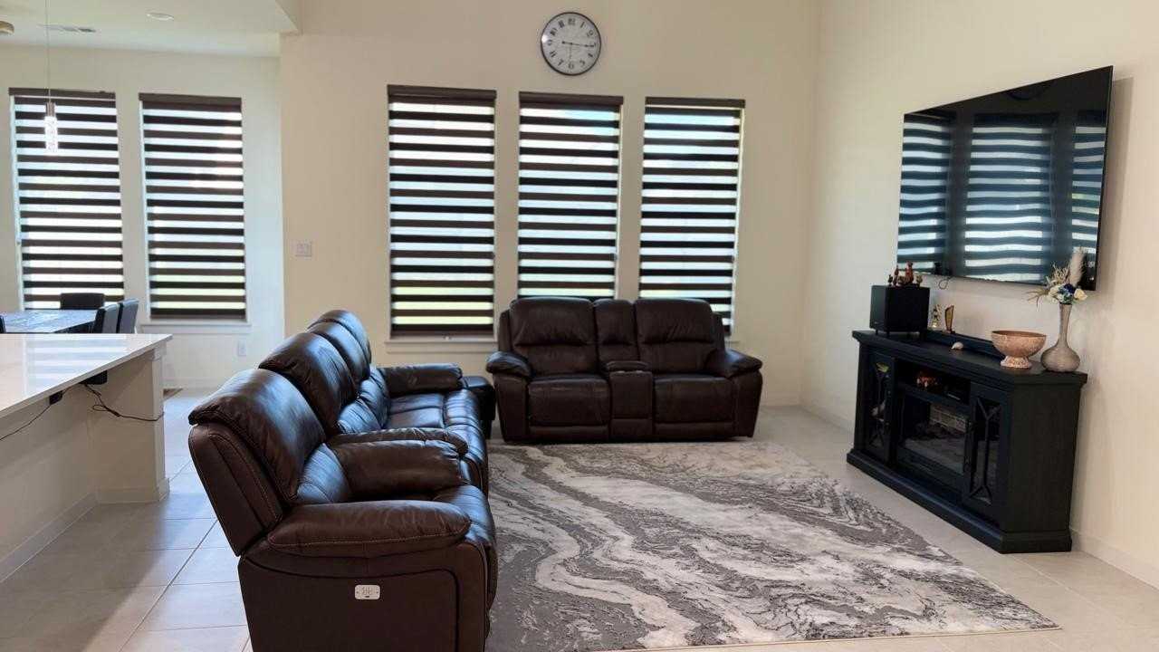 524 Oakmoss St - Photo 5 of 35