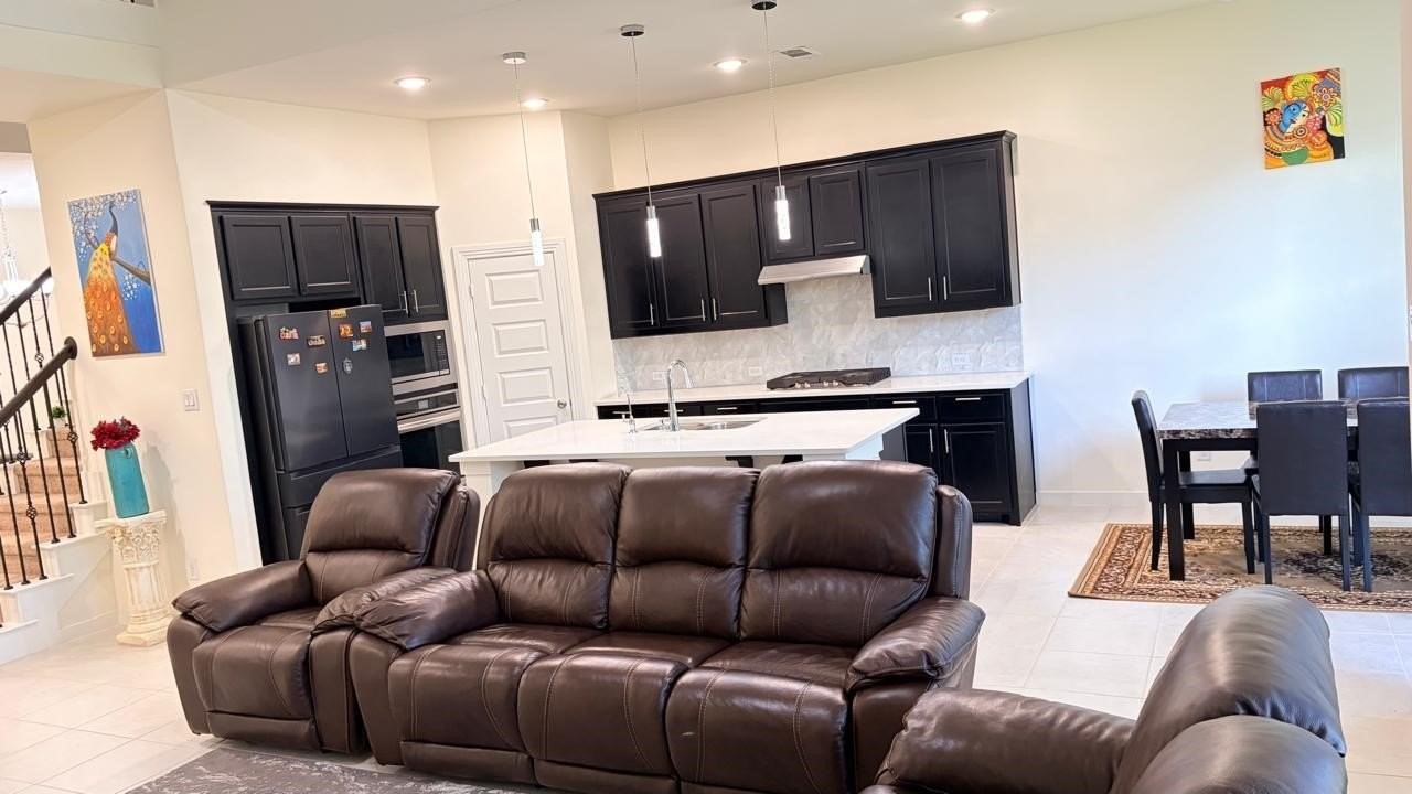 524 Oakmoss St - Photo 7 of 35