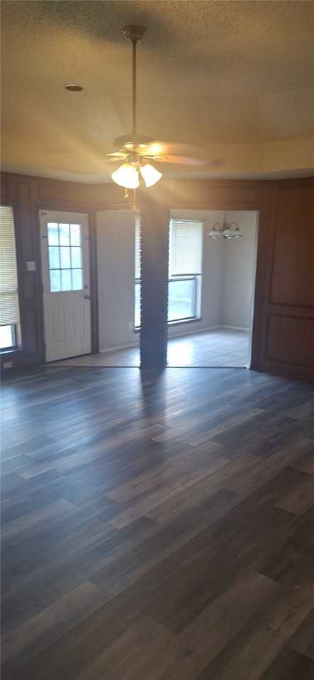 802 Crystal Creek Ln - Photo 5 of 19