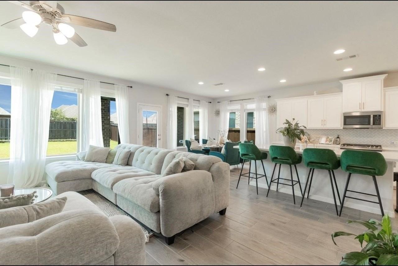 2016 Croftbank St - Photo 4 of 19