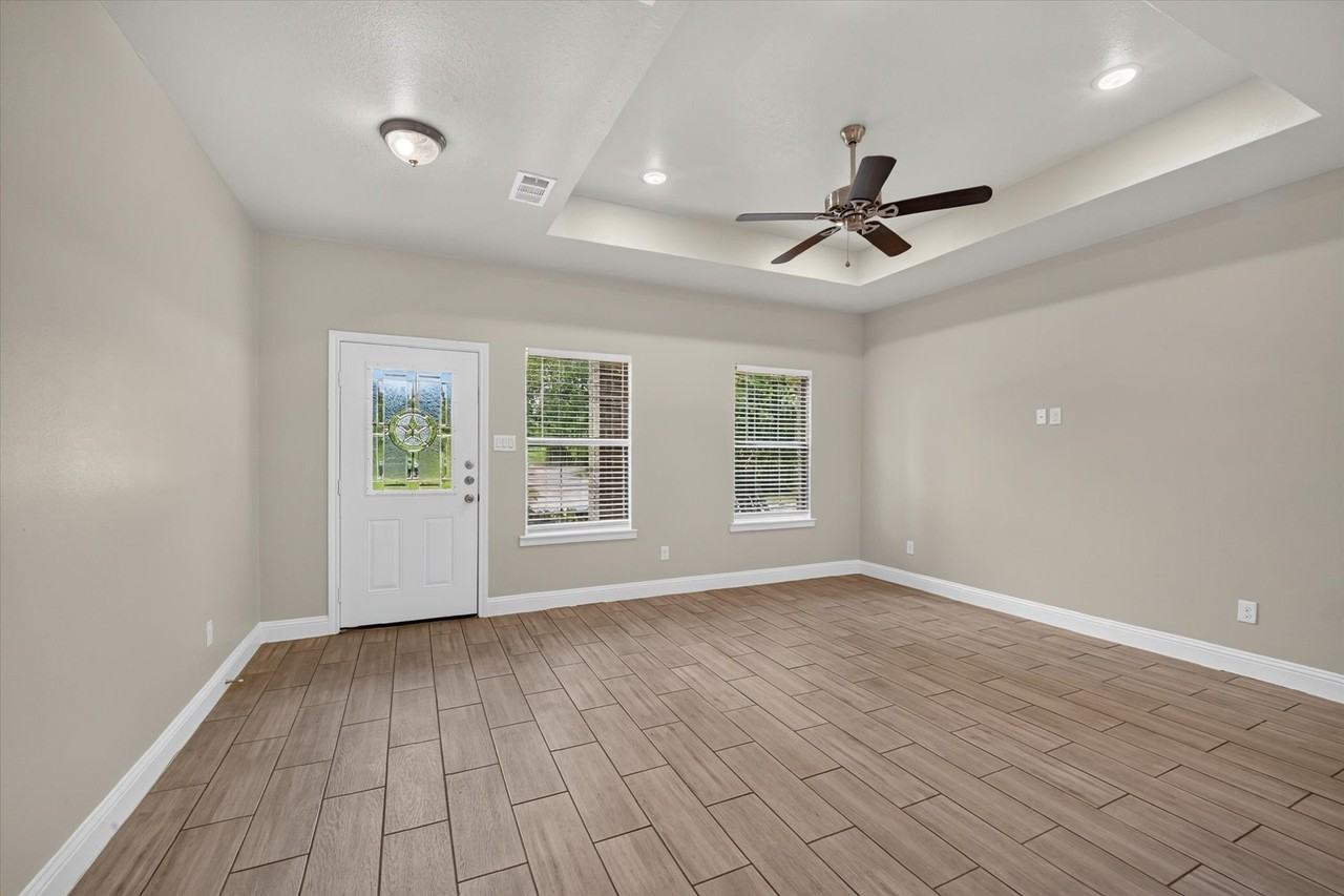 3205 Bois D Arc St - Photo 4 of 24