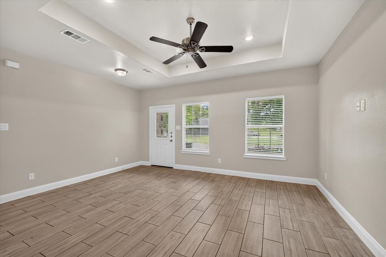 3205 Bois D Arc St - Photo 5 of 24
