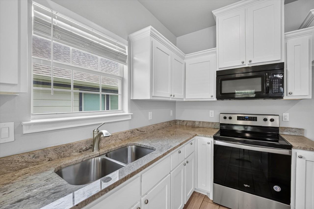 3205 Bois D Arc St - Photo 6 of 24
