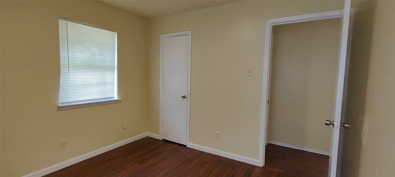 2413 Royal Dr - Photo 5 of 26