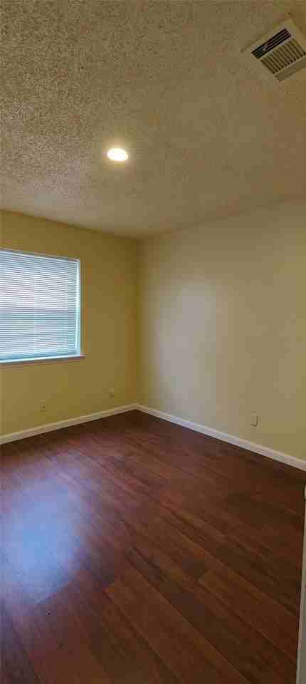 2413 Royal Dr - Photo 7 of 26