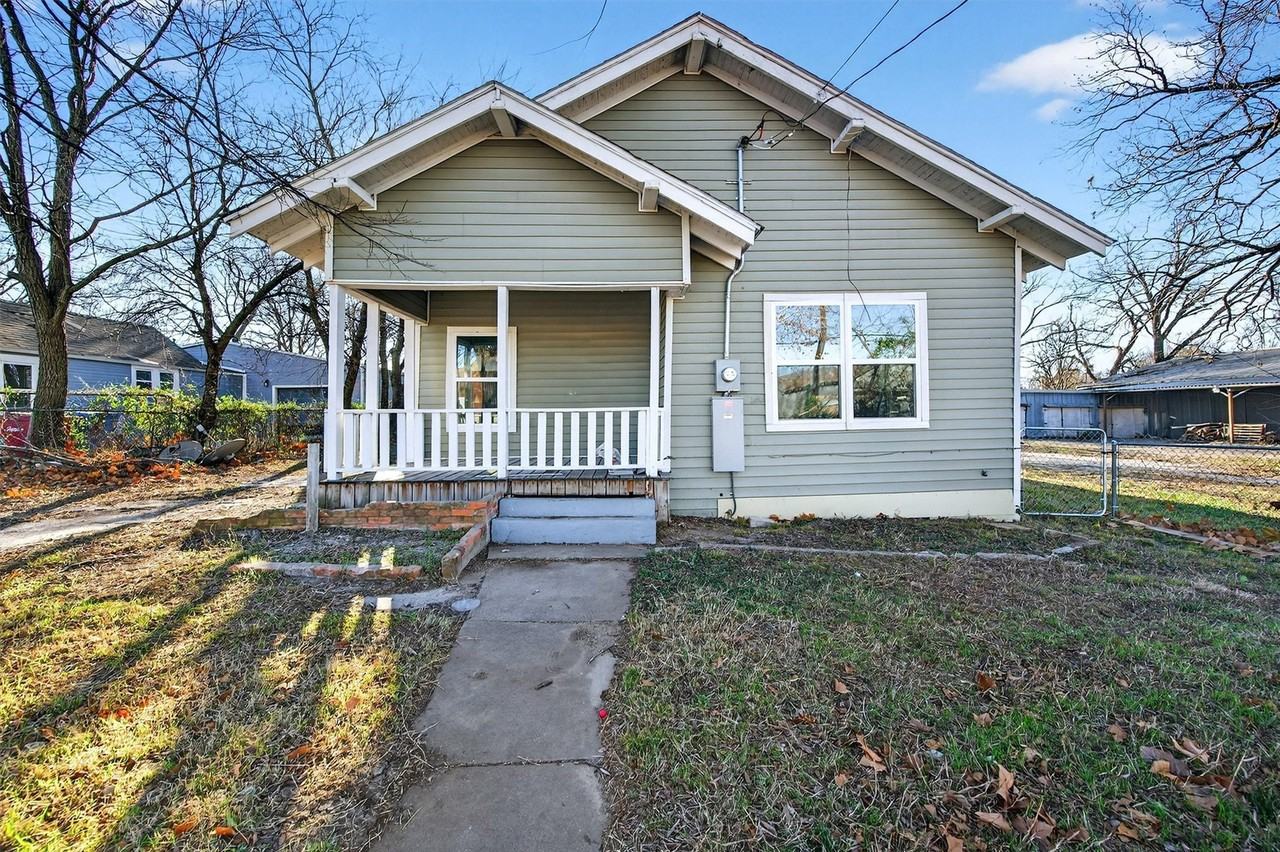 710 E Lamar St - Photo 3 of 25