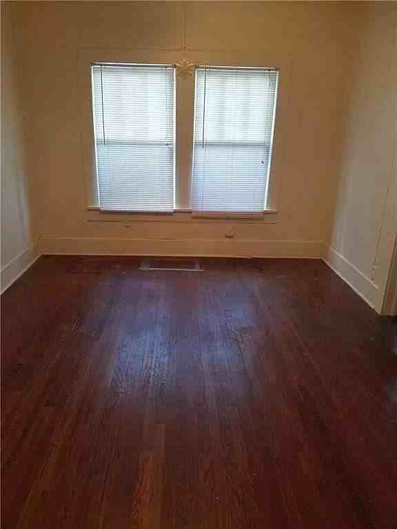 919 N Austin St #919-5 - Photo 4 of 7