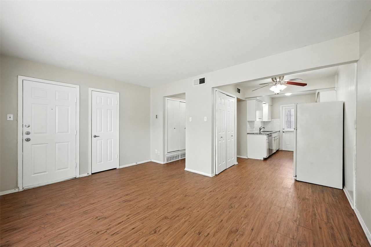 103 W Brown St #2 - Photo 2 of 24