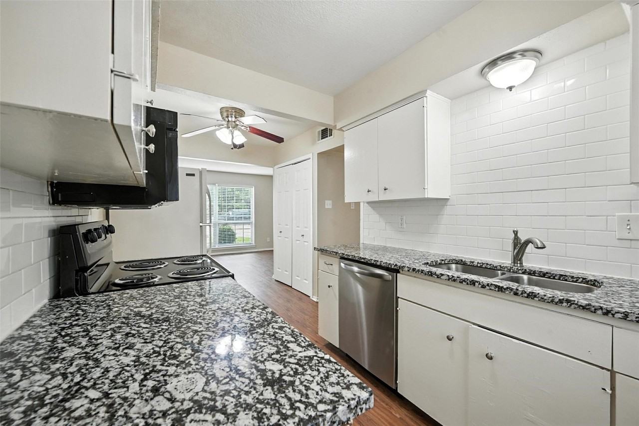 103 W Brown St #2 - Photo 6 of 24