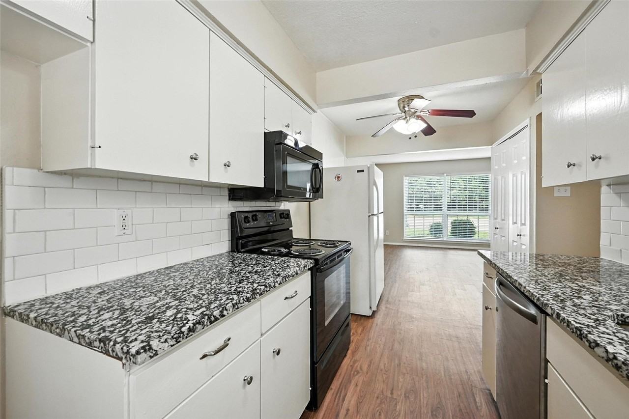 103 W Brown St #2 - Photo 7 of 24